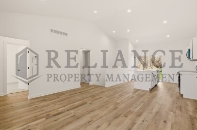 Building Photo - 5301 N Pinecrest Ct