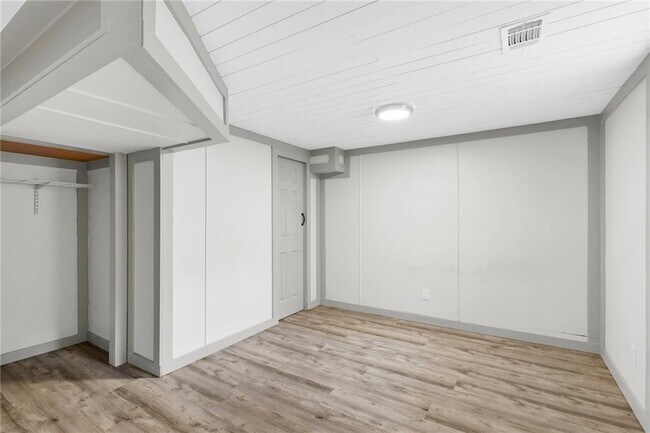 Building Photo - 3925 Chicamauga Dr