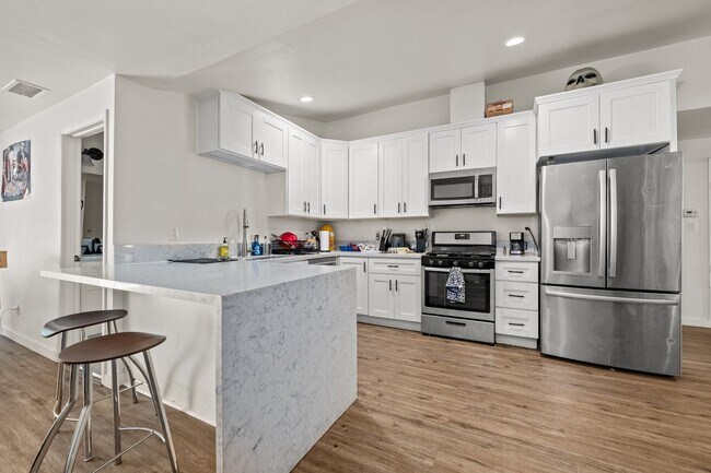 Building Photo - Two full kitchens, two washers & dryers, two dishwashers!
