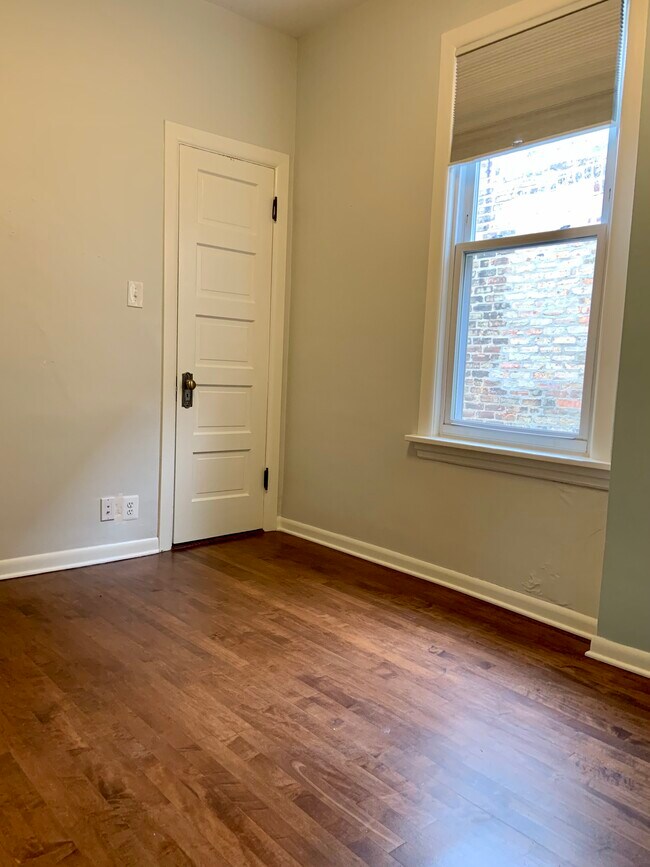 Bedroom 2 - 2055 W Cullom Ave