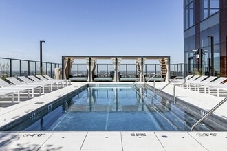 Building Photo - The Dylan Chicago