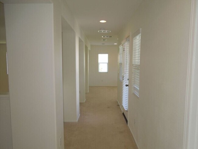 Building Photo - 39288 Half Moon Cir