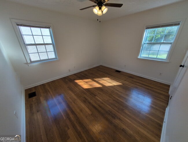 Building Photo - 202 Bishop Dr