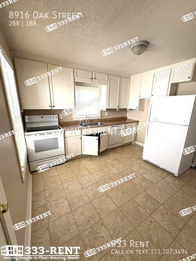 Building Photo - 8916 Oak St