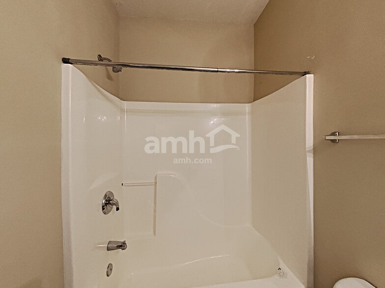 Building Photo - 2006 Farm Hill Ct