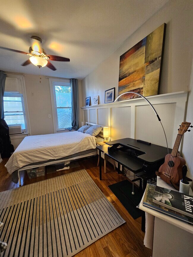 Building Photo - 372 2nd St