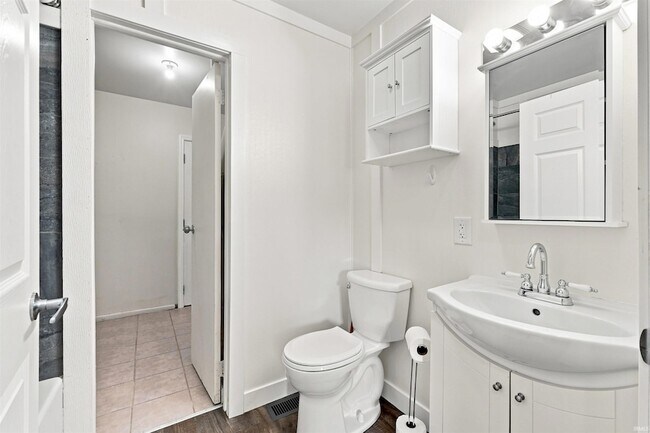 Building Photo - 7123 Strawberry Dr