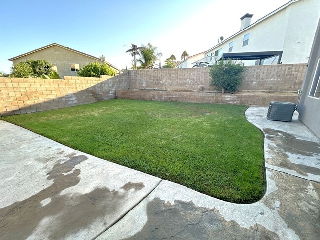 Building Photo - Silver Loop Jurupa Valley, 91752  (5 bed, ...