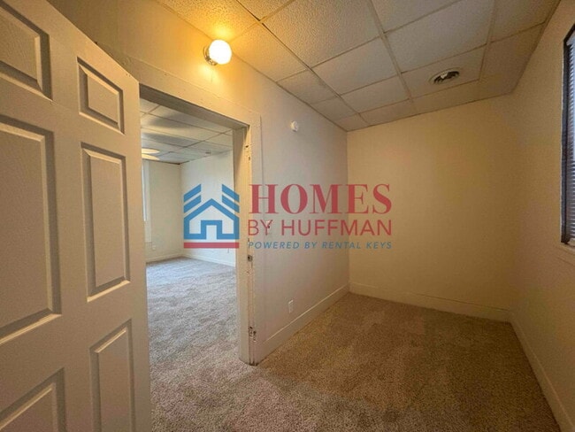 Building Photo - Three Bedroom House | Move In Ready!