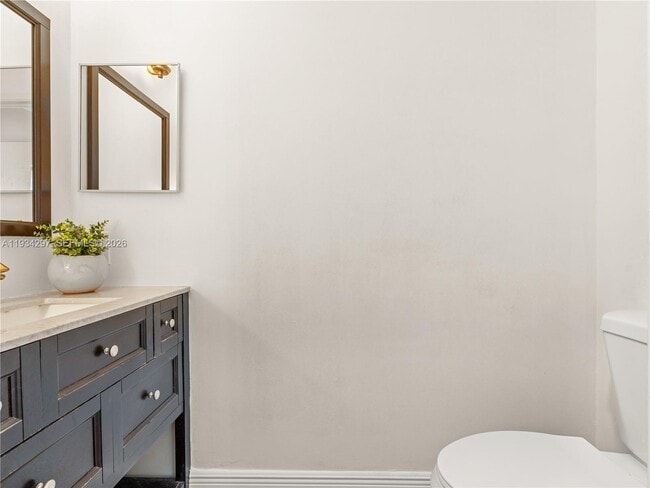 Building Photo - 1433 Presidio Dr