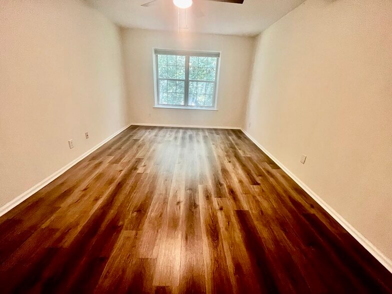 Building Photo - 1504 Ralston Dr