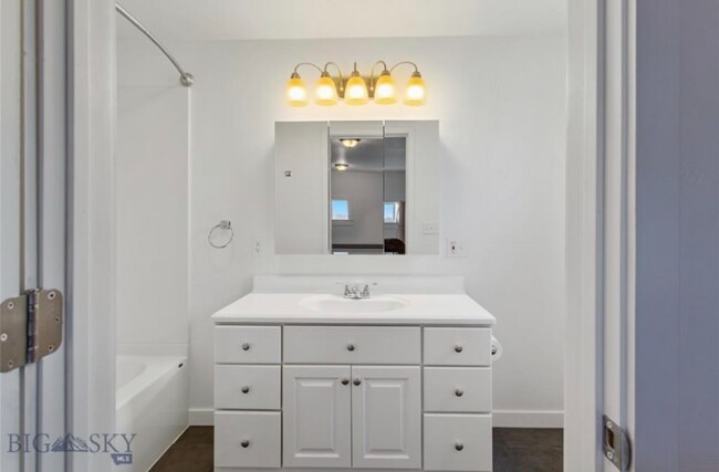 Building Photo - 23 E La Platte St