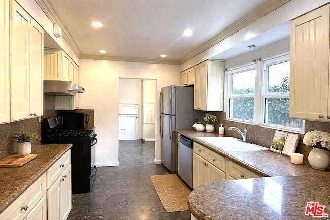 Building Photo - 3406 Wade St