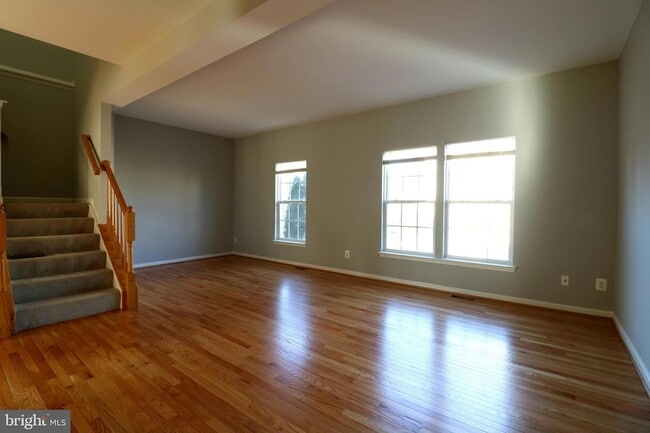 Building Photo - 2581 Sutters Mill Dr