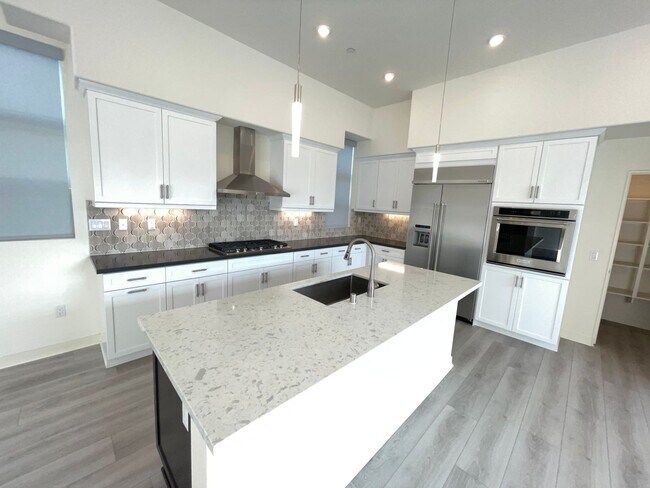 Building Photo - 3128 Cañon St