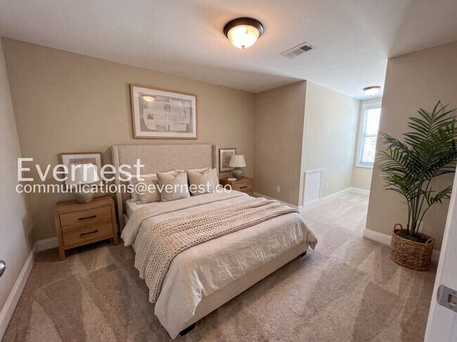 Building Photo - Spacious 3 Bed, 2.5 Bath Town Home with Garage and Patio | Pet Friendly | Available Now!