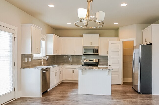 Building Photo - 385 McCollum Rd, Meridianville, AL