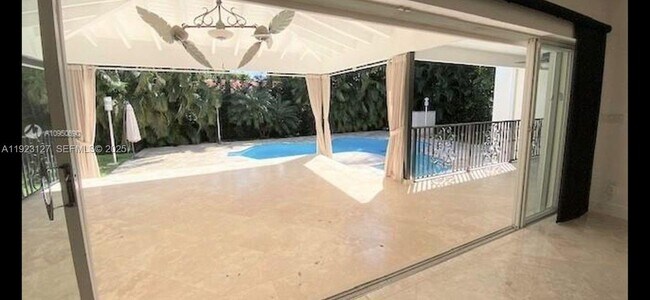 Building Photo - 100 S Prospect Dr