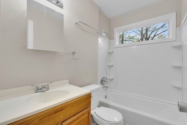 Building Photo - 1508 Beaufort St