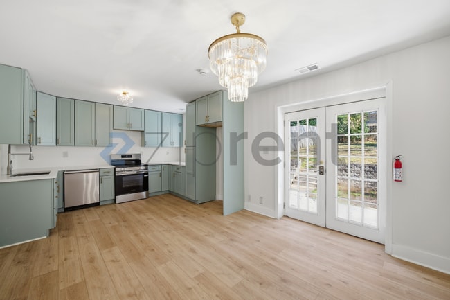 Building Photo - 1264 Hartford Ave SW