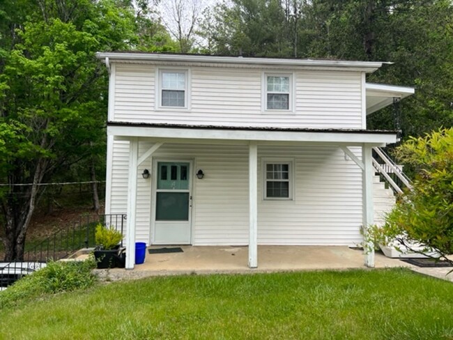 Primary Photo - 729 N Lee Hwy