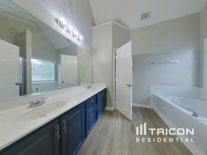 Building Photo - 308 Trail Spring Ct
