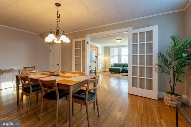 Building Photo - 313 Frederick St