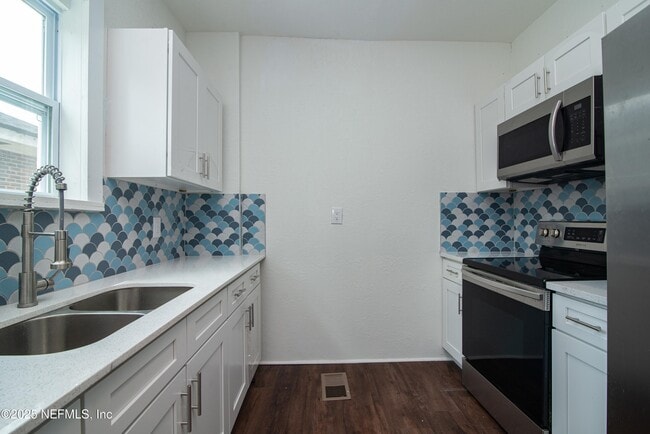 Building Photo - 3839 Springfield Blvd