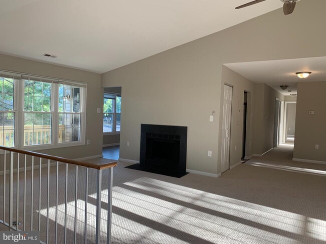 Building Photo - 7575 Belle Grae Dr