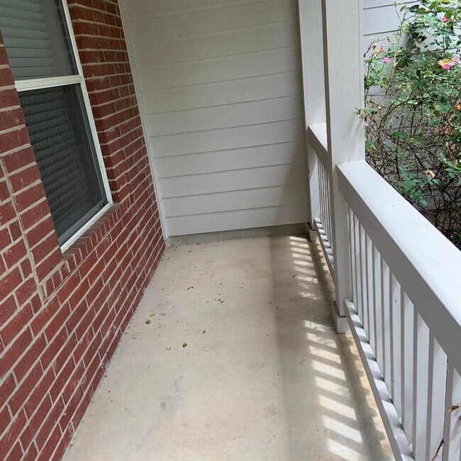 Building Photo - 334 Precipice Way