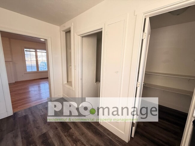 Building Photo - Single family home with yard