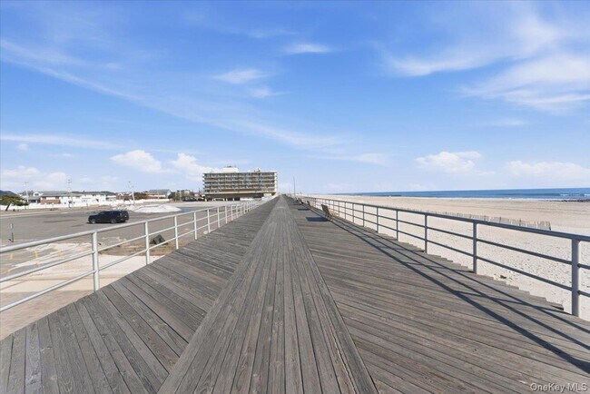 Building Photo - 136 Albany Blvd