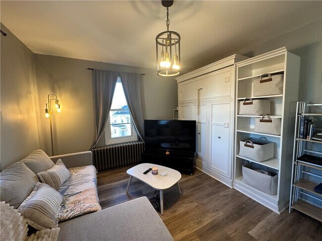 Building Photo - 49 E Bowery St