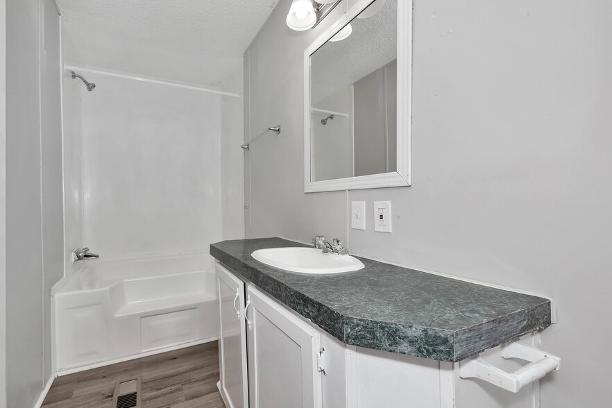 Building Photo - 2303 Highway 20