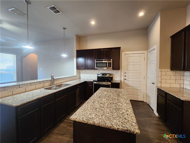 Building Photo - 1143 Creekside Orchard