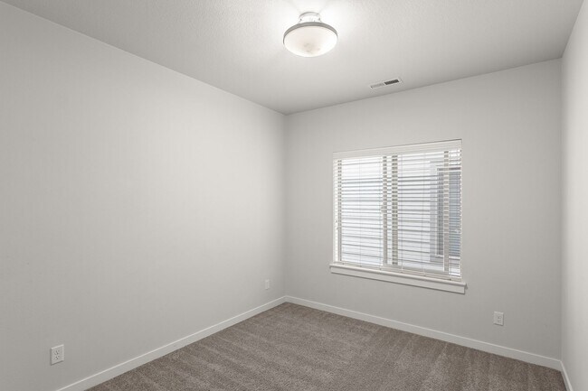 Building Photo - Beautiful 4 Bedroom, 2.5 Bath Home for Rent in Annand Heights, Tigard, OR