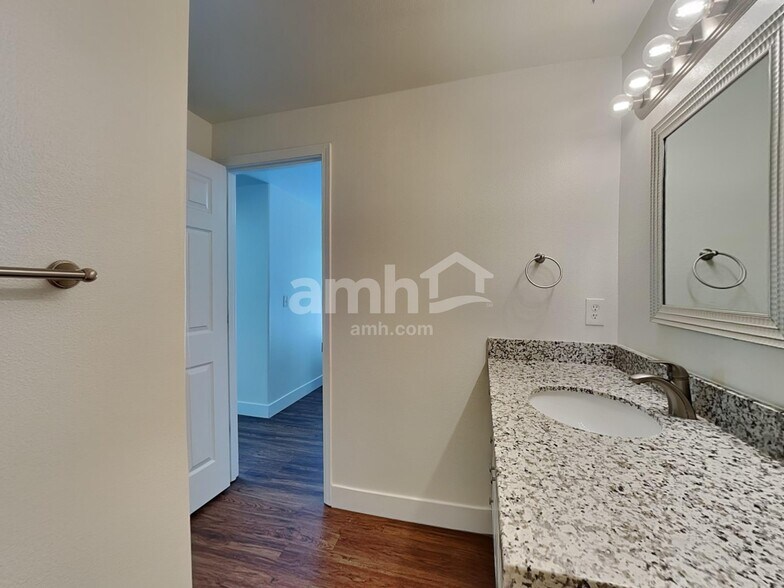 Building Photo - 1318 SW 176th Ter