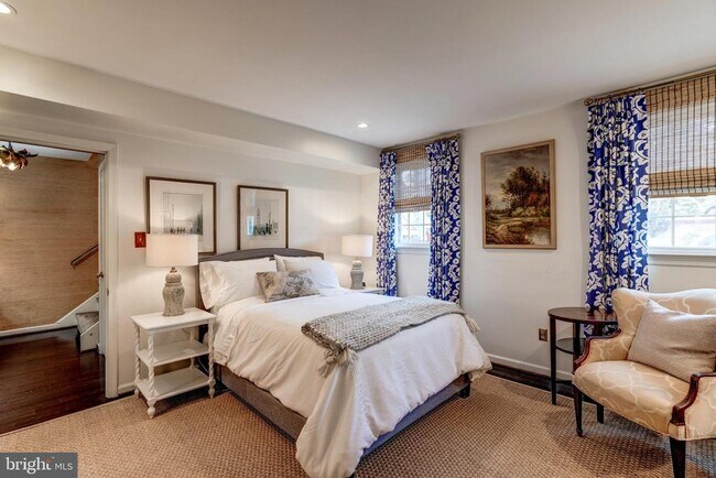 Building Photo - 5703 Brookside Dr