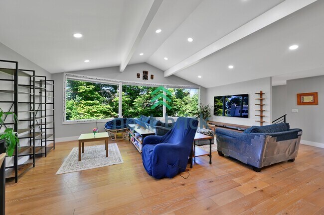 Building Photo - "Spacious 4-Bedroom Retreat with 3 Baths in the Heart of Kirkland – 2,480 Sq. Ft. of Pure Comfort!"