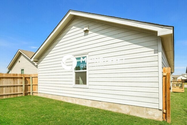 Building Photo - 3 Bedroom Pet-Friendly Home in San Antonio, TX with Main Street Renewal