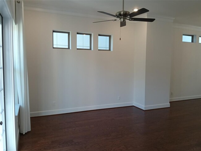 Building Photo - 3611 Somerset York Ln