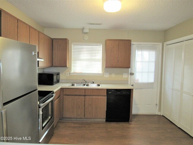 Building Photo - 108 Glenside Ct