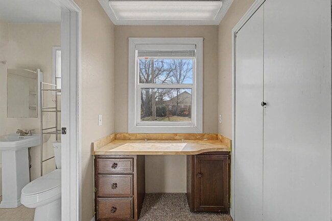 Building Photo - 910 S 28th St