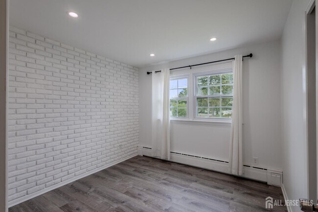 Building Photo - 77 Irvington Ave