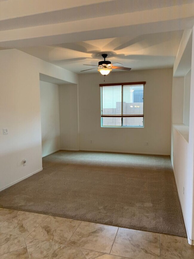 Building Photo - AVAILABLE NOW IN OLD STONE RANCH!!!!