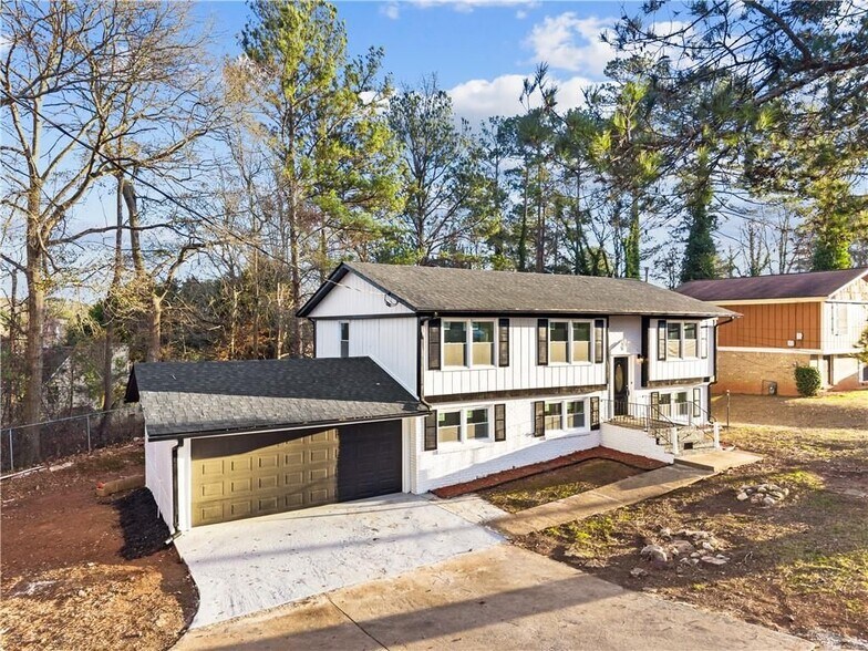 Building Photo - 2304 S Hairston Rd