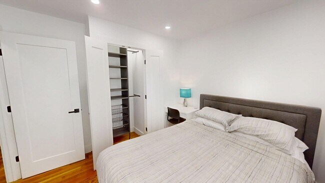 Building Photo - 36 Shepard St