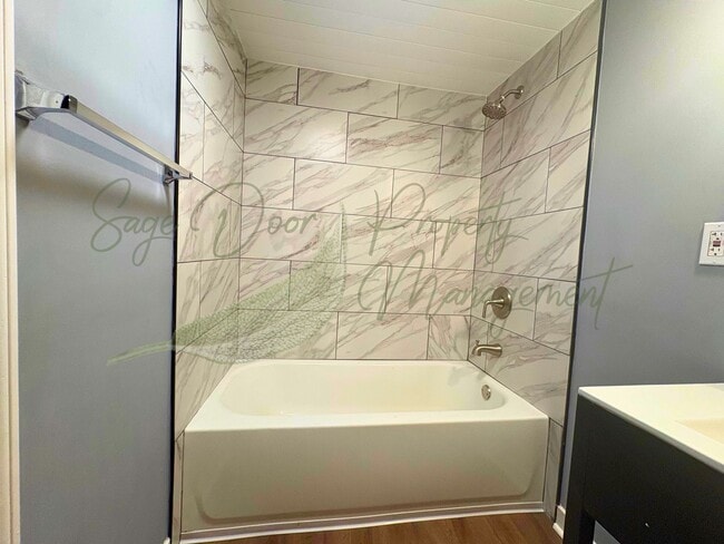 Building Photo - MODERN RENOVATIONS!!!