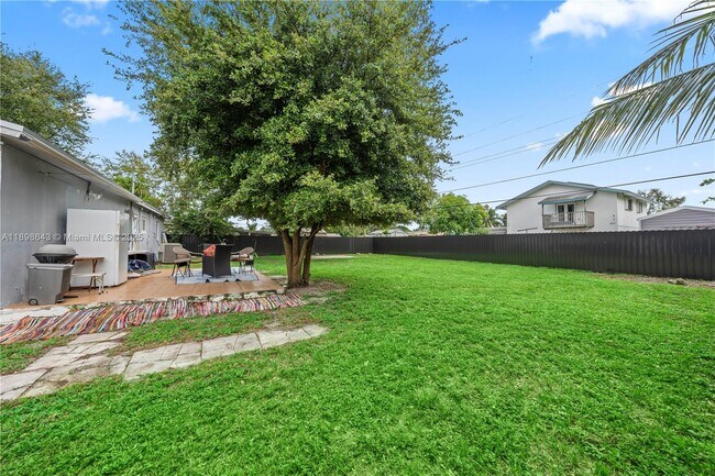 Building Photo - 1320 NE 210th Terrace