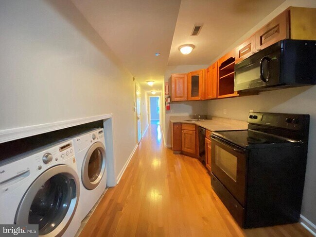 Building Photo - 1811 Cecil B. Moore Ave